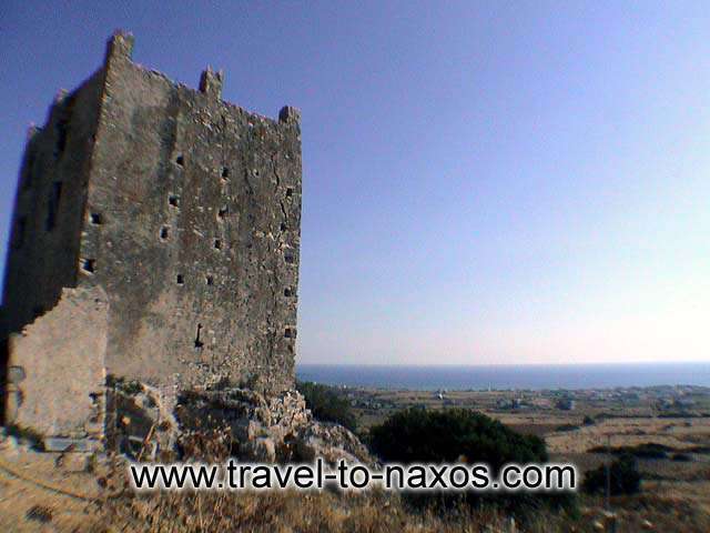 OSKELOU TOWER - On the way to Tripodes village and to the beach of Plaka, is found the Paleopyrgos of Plaka.