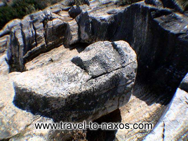 APOLLONAS KOUROS - The Kouros at Apollonas - The face of the statue.