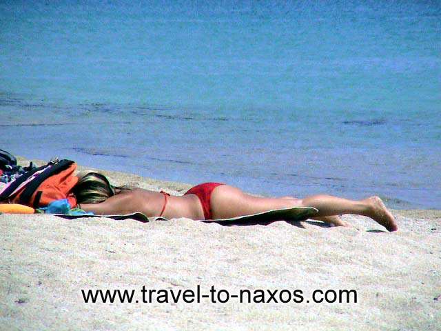 Enjoy your sunbathing on the sandy beach of Agios Prokopios. NAXOS PHOTO GALLERY - AGIOS PROKOPIOS BEACH